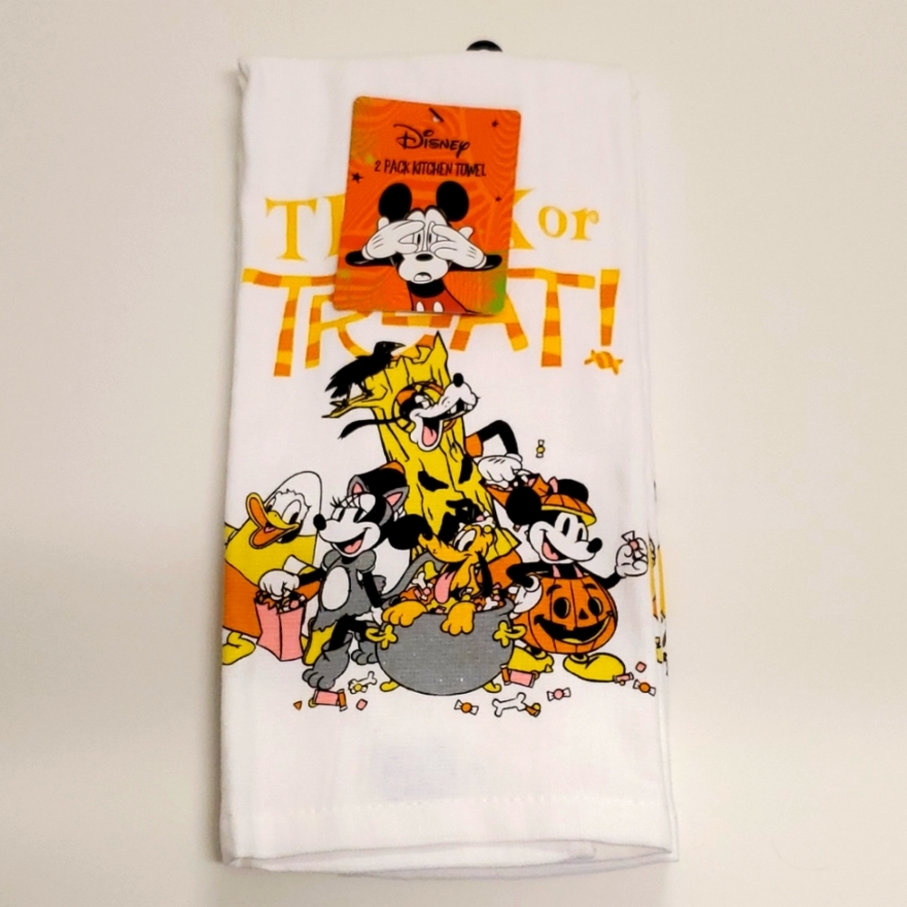 Disney Trick or Treat Halloween 2 Pack Kitchen Towels NEW
